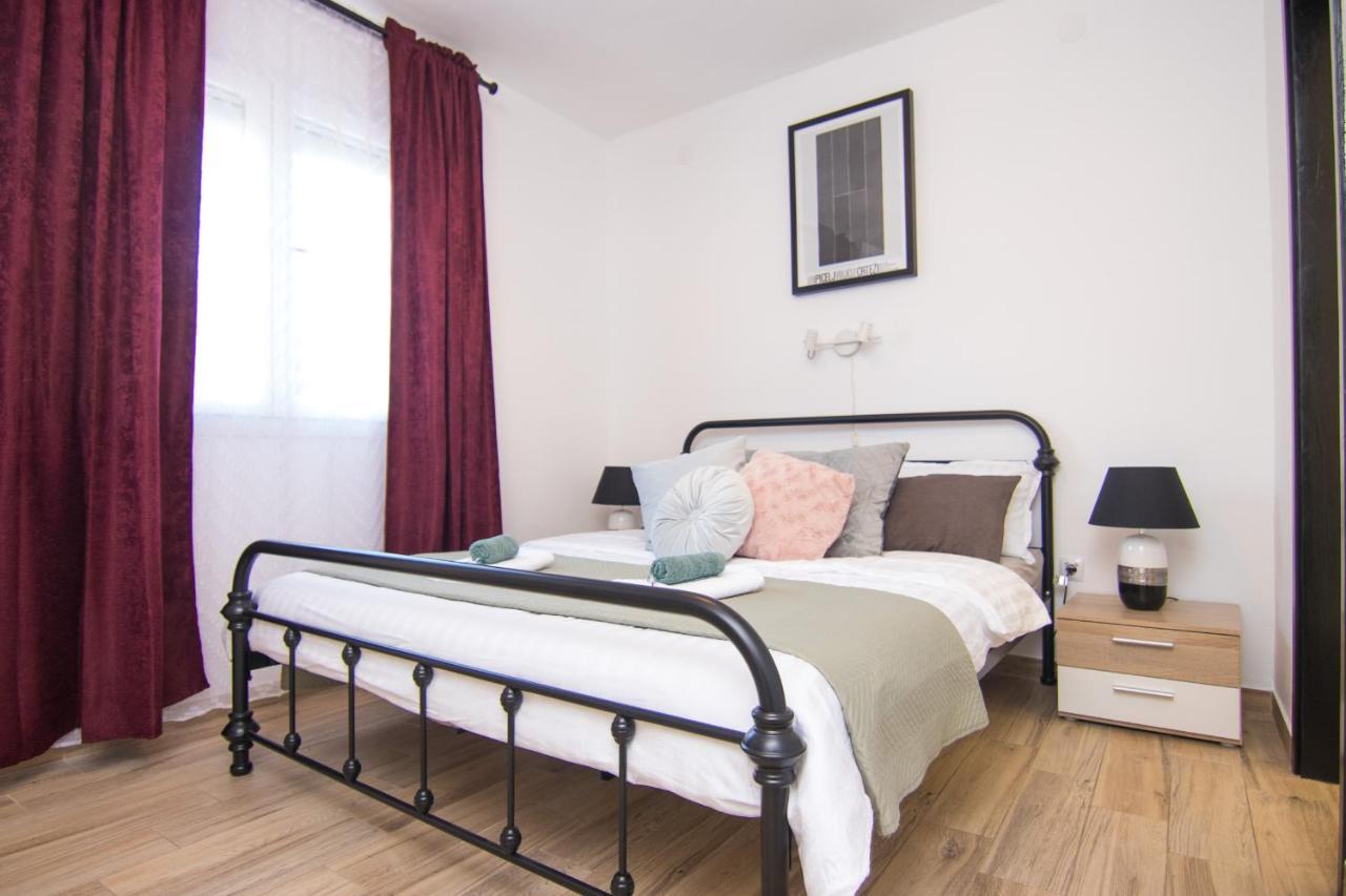 Apartments Flowers كرك المظهر الخارجي الصورة
