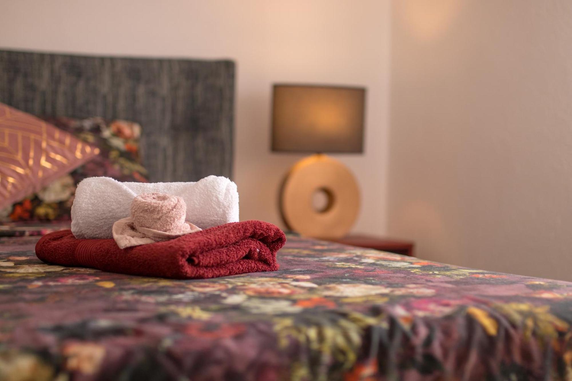 Apartments Flowers كرك المظهر الخارجي الصورة