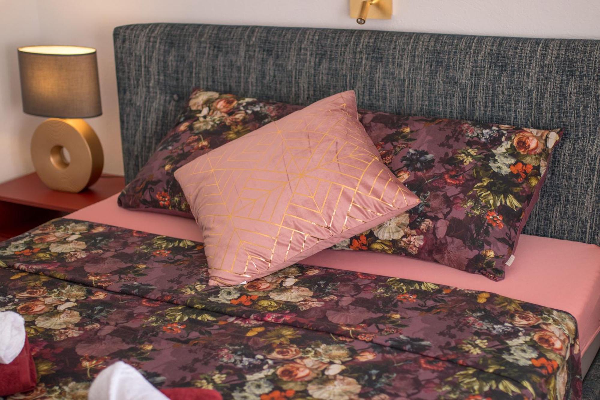 Apartments Flowers كرك المظهر الخارجي الصورة